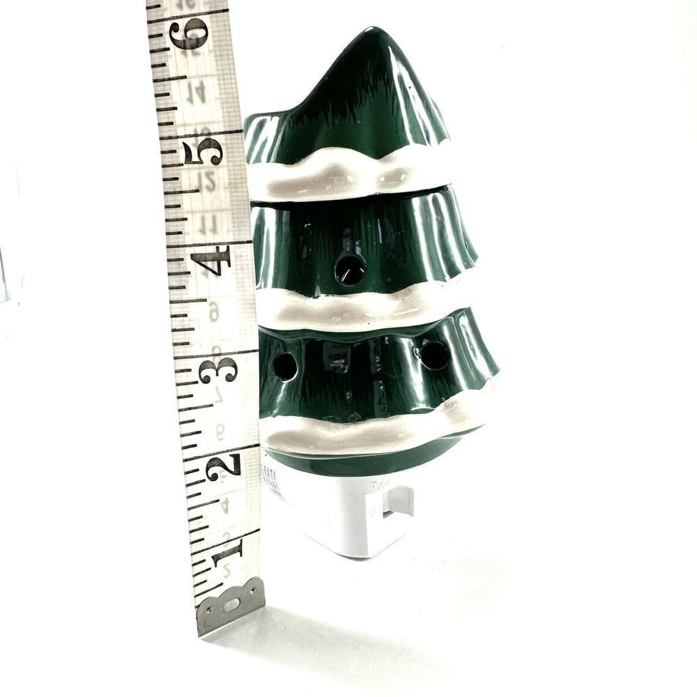 Sonoma Wax Cube Warmer Christmas Tree Green White Outlet Plug-In With Melts - Picture 5 of 10